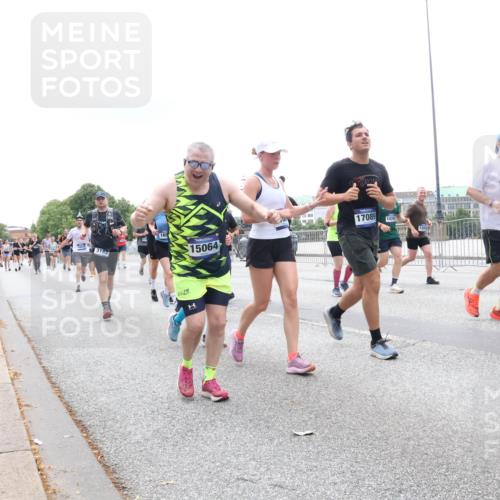 29.06.2025 - hella hamburg halbmarathon Lena Gebhardt http://msf.ph/oto/8383894 29.06.2025 10:49:40 Lombardsbrücke 3183, 169, 15064, 17089, 14385, 15, 1040, 1041, 1511, 1525, 1625, 1805, 1888, 2067, 2212, 2466, 2527, 2541, 2668, 2862, 2927, 2997, 3070, 3183, 3232, 3383, 3943, 4525, 4527, 4589, 4769, 4809, 4870, 5076, 5106, 5463, 5552, 5694, 6191, 6694, 6989, 7301, 7305, 7339, 7366, 7650, 7679, 7931, 7936, 8065, 8549, 9015, 9162, 9245, 9261, 10033, 10038, 10130, 10333, 10403, 10479, 10683, 10704, 10782, 10785, 11558, 11631, 12124, 12388, 13764, 14545, 14692 meine-sportfotos.de