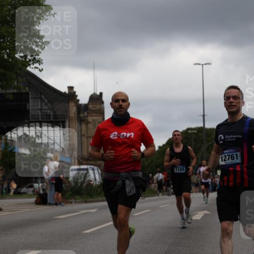 29.06.2025 - hella hamburg halbmarathon Yannick Fuchs http://msf.ph/oto/8383934 29.06.2025 10:55:07 20KM 1188, 1453, 1823, 2426, 2661, 3698, 5379, 5602, 5603, 5613, 5775, 6674, 6708, 6921, 7250, 7306, 7759, 7761, 8177, 8483, 9071, 9453, 9611, 9984, 10295, 10882, 11515, 12377, 12789, 12908, 13459, 13516, 13558, 16621, 17145, 17181, 17226, 17670, 17951, 18133, 18757, 19117, 19146, 19242 meine-sportfotos.de