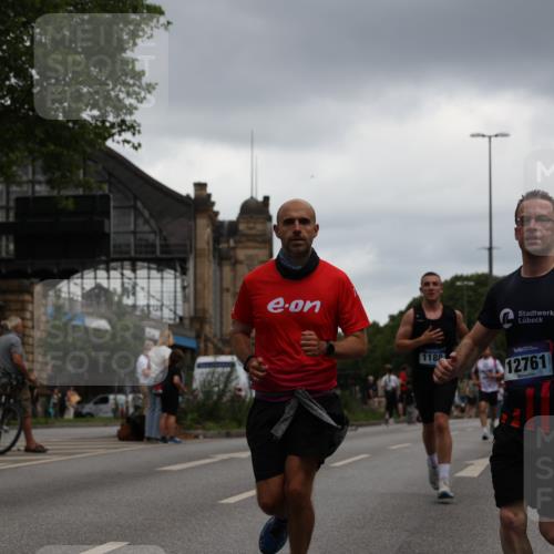 29.06.2025 - hella hamburg halbmarathon Yannick Fuchs http://msf.ph/oto/8384005 29.06.2025 10:55:08 20KM 1188, 1453, 1823, 2426, 2661, 3698, 5379, 5602, 5603, 5613, 5775, 6674, 6708, 6921, 7250, 7306, 7759, 7761, 8177, 8483, 9071, 9453, 9611, 9984, 10295, 10882, 11515, 12377, 12789, 12908, 13459, 13516, 13558, 16621, 17145, 17181, 17226, 17670, 17951, 18133, 18757, 19117, 19146, 19242 meine-sportfotos.de