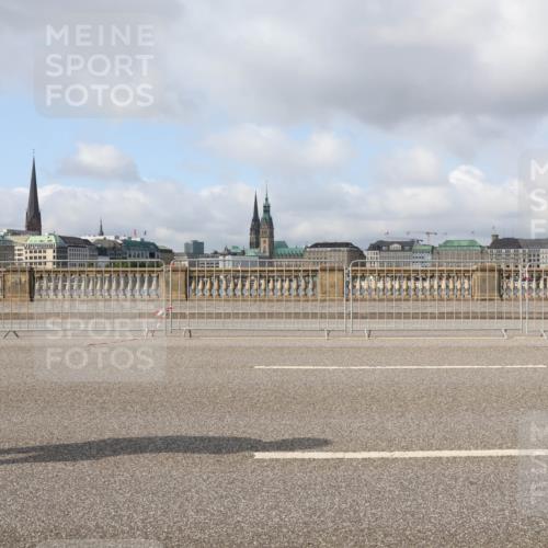 29.06.2025 - hella hamburg halbmarathon Lena Gebhardt http://msf.ph/oto/8384095 29.06.2025 08:52:41 Lombardsbrücke  meine-sportfotos.de