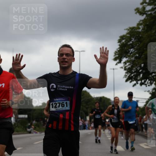 29.06.2025 - hella hamburg halbmarathon Yannick Fuchs http://msf.ph/oto/8384118 29.06.2025 10:55:08 20KM 1188, 1453, 1823, 2426, 2661, 3698, 5379, 5602, 5603, 5613, 5775, 6674, 6708, 6921, 7250, 7306, 7759, 7761, 8177, 8483, 9071, 9453, 9611, 9984, 10295, 10882, 11515, 12377, 12789, 12908, 13459, 13516, 13558, 16621, 17145, 17181, 17226, 17670, 17951, 18133, 18757, 19117, 19146, 19242 meine-sportfotos.de