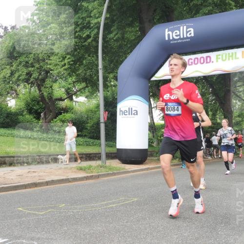 29.06.2025 - hella hamburg halbmarathon KatJ http://msf.ph/oto/8384121 29.06.2025 10:25:37 Zwischen KM18-KM19 1411, 1571, 4860, 8084, 8362 meine-sportfotos.de
