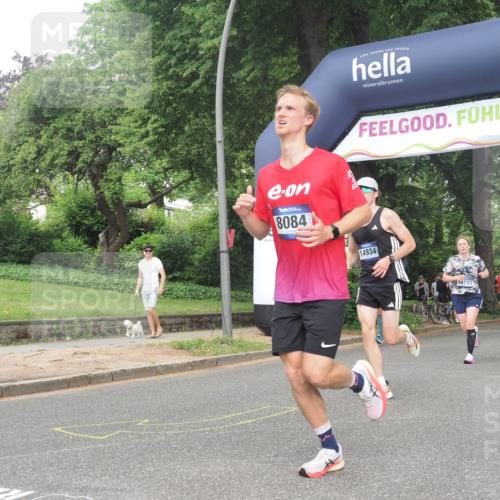 29.06.2025 - hella hamburg halbmarathon KatJ http://msf.ph/oto/8384186 29.06.2025 10:25:37 Zwischen KM18-KM19 1411, 1571, 4860, 8084, 8362 meine-sportfotos.de