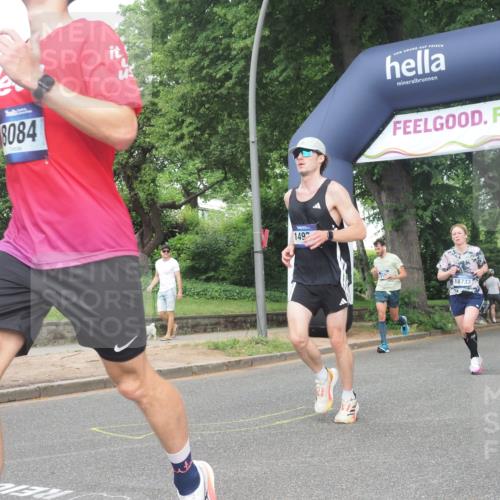 29.06.2025 - hella hamburg halbmarathon KatJ http://msf.ph/oto/8384246 29.06.2025 10:25:38 Zwischen KM18-KM19 1411, 1571, 4860, 8084, 8362 meine-sportfotos.de