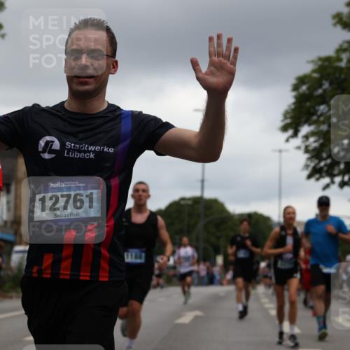 29.06.2025 - hella hamburg halbmarathon Yannick Fuchs http://msf.ph/oto/8384337 29.06.2025 10:55:08 20KM 1188, 1453, 1823, 2426, 2661, 3698, 5379, 5602, 5603, 5613, 5775, 6674, 6708, 6921, 7250, 7306, 7759, 7761, 8177, 8483, 9071, 9453, 9611, 9984, 10295, 10882, 11515, 12377, 12789, 12908, 13459, 13516, 13558, 16621, 17145, 17181, 17226, 17670, 17951, 18133, 18757, 19117, 19146, 19242 meine-sportfotos.de