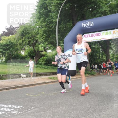 29.06.2025 - hella hamburg halbmarathon KatJ http://msf.ph/oto/8384346 29.06.2025 10:25:39 Zwischen KM18-KM19 1411, 1571, 2196, 4860, 8084, 8362 meine-sportfotos.de