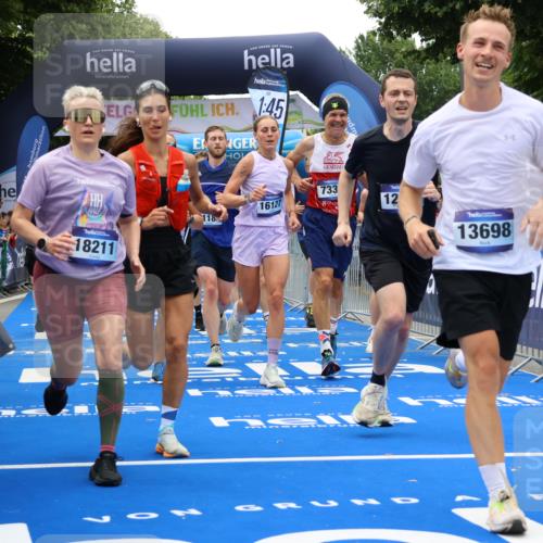 29.06.2025 - hella hamburg halbmarathon Strokosch-Dieckow http://msf.ph/oto/8384354 29.06.2025 10:46:22 Ziel 1600, 2222, 2842, 3056, 4237, 4497, 6421, 6691, 6978, 7335, 8142, 8981, 9386, 9497, 9786, 11185, 11773, 12171, 12651, 12891, 13698, 14045, 14200, 14228, 14262, 14482, 15157, 16127, 18118, 18211, 18637, 19209 meine-sportfotos.de