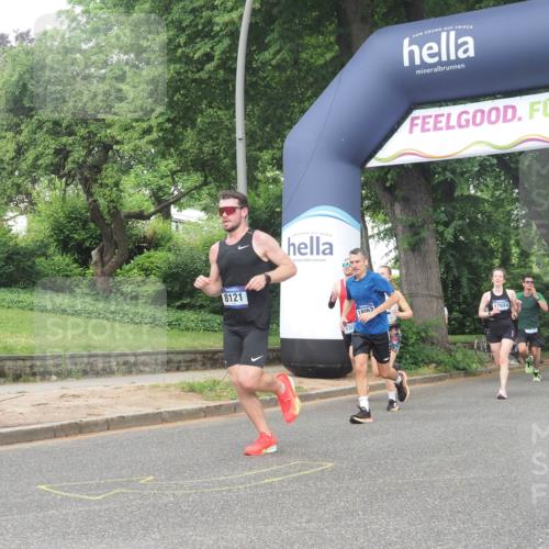 29.06.2025 - hella hamburg halbmarathon KatJ http://msf.ph/oto/8384432 29.06.2025 10:25:42 Zwischen KM18-KM19 2196, 3790, 8084 meine-sportfotos.de