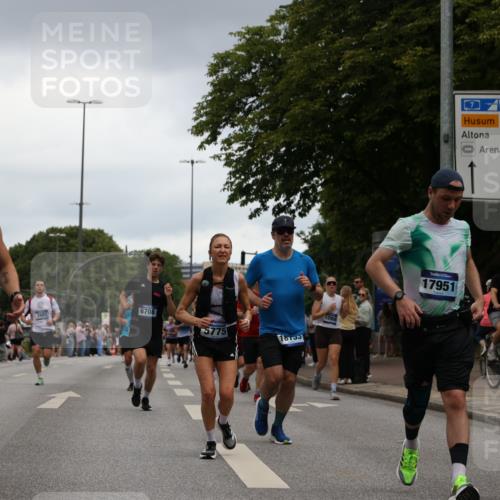 29.06.2025 - hella hamburg halbmarathon Yannick Fuchs http://msf.ph/oto/8384453 29.06.2025 10:55:09 20KM 1188, 1453, 1823, 2426, 2661, 3698, 5379, 5602, 5603, 5613, 5775, 6674, 6708, 6921, 7250, 7306, 7759, 7761, 8177, 8483, 9071, 9453, 9611, 9984, 10295, 10882, 11515, 12377, 12789, 12908, 13459, 13516, 13558, 15008, 16621, 17145, 17181, 17226, 17670, 17951, 18133, 18757, 19242 meine-sportfotos.de
