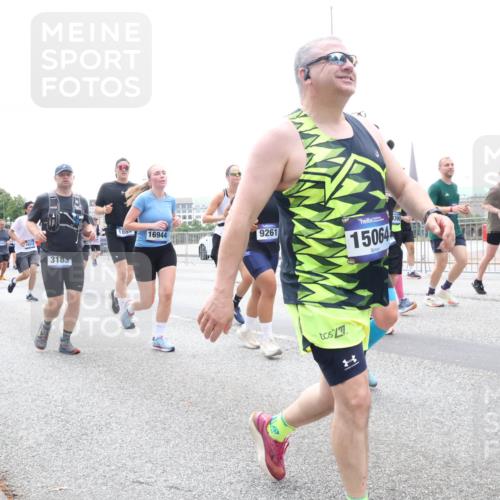 29.06.2025 - hella hamburg halbmarathon Lena Gebhardt http://msf.ph/oto/8384459 29.06.2025 10:49:41 Lombardsbrücke 3183, 180, 16944, 9261, 15064, 1040, 1041, 1487, 1511, 1525, 1625, 1805, 1888, 2067, 2212, 2466, 2527, 2541, 2668, 2862, 2927, 2997, 3070, 3183, 3232, 3383, 3943, 4525, 4527, 4589, 4769, 4809, 4870, 5076, 5106, 5463, 5552, 5694, 6191, 6694, 6989, 7301, 7305, 7339, 7366, 7650, 7679, 7931, 7936, 8065, 8549, 9015, 9162, 9245, 9261, 10033, 10038, 10130, 10333, 10403, 10479, 10683, 10704, 11558, 11631, 12124, 12388, 13764, 14545, 14692 meine-sportfotos.de