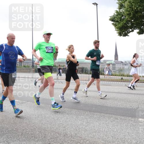 29.06.2025 - hella hamburg halbmarathon Lena Gebhardt http://msf.ph/oto/8384523 29.06.2025 10:40:27 Lombardsbrücke 5351, 535, 13410, 11717, 1018, 1037, 1058, 1291, 1323, 1691, 2019, 2042, 2109, 2173, 2206, 2254, 2515, 2572, 2762, 2763, 2866, 2888, 3237, 3293, 3295, 3306, 3515, 3607, 3808, 3810, 4044, 4173, 4271, 4411, 4471, 4612, 4756, 4906, 4972, 5059, 5113, 5263, 5351, 5352, 5702, 5877, 5901, 5975, 6076, 6097, 6163, 6229, 6278, 6280, 6363, 6463, 6548, 6673, 6750, 6866, 6876, 6890, 6920, 7108, 7174, 7675, 7850, 7956, 8307, 8378, 8391 meine-sportfotos.de