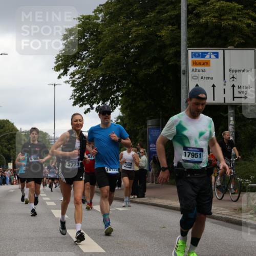 29.06.2025 - hella hamburg halbmarathon Yannick Fuchs http://msf.ph/oto/8384528 29.06.2025 10:55:09 20KM 1188, 1453, 1823, 2426, 2661, 3698, 5379, 5602, 5603, 5613, 5775, 6674, 6708, 6921, 7250, 7306, 7759, 7761, 8177, 8483, 9071, 9453, 9611, 9984, 10295, 10882, 11515, 12377, 12789, 12908, 13459, 13516, 13558, 15008, 16621, 17145, 17181, 17226, 17670, 17951, 18133, 18757, 19242 meine-sportfotos.de