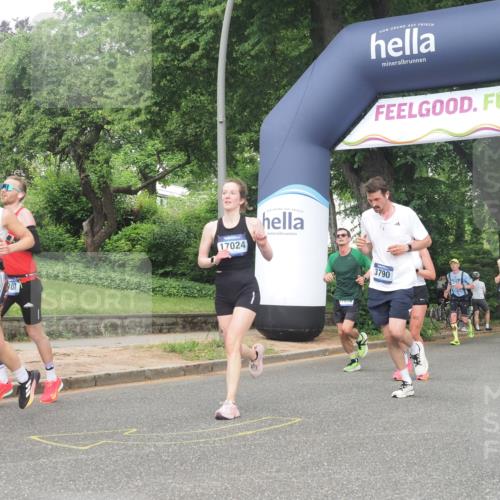 29.06.2025 - hella hamburg halbmarathon KatJ http://msf.ph/oto/8384680 29.06.2025 10:25:44 Zwischen KM18-KM19 2196, 3790, 5092, 5307 meine-sportfotos.de
