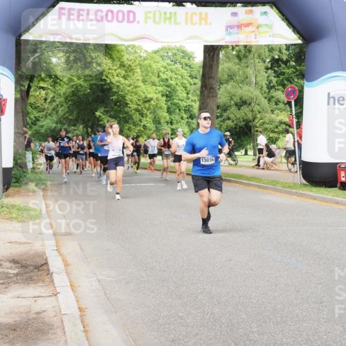 29.06.2025 - hella hamburg halbmarathon MichiJ http://msf.ph/oto/8384699 29.06.2025 10:47:11 Zwischen KM18-KM19 5272, 8749, 12422, 13583, 13589, 14902, 14965, 18551 meine-sportfotos.de