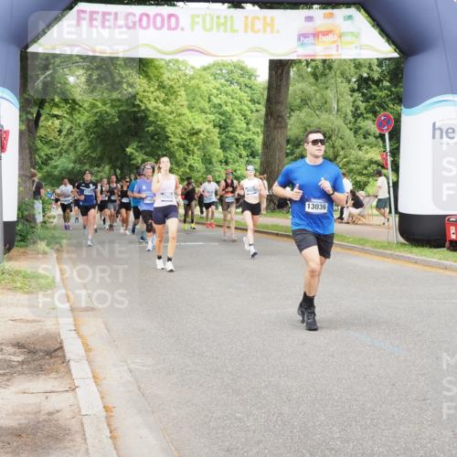 29.06.2025 - hella hamburg halbmarathon MichiJ http://msf.ph/oto/8384709 29.06.2025 10:47:11 Zwischen KM18-KM19 5272, 8749, 12422, 13583, 13589, 14902, 14965, 18551 meine-sportfotos.de