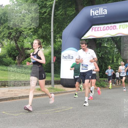 29.06.2025 - hella hamburg halbmarathon KatJ http://msf.ph/oto/8384720 29.06.2025 10:25:44 Zwischen KM18-KM19 2196, 3790, 5092, 5307 meine-sportfotos.de