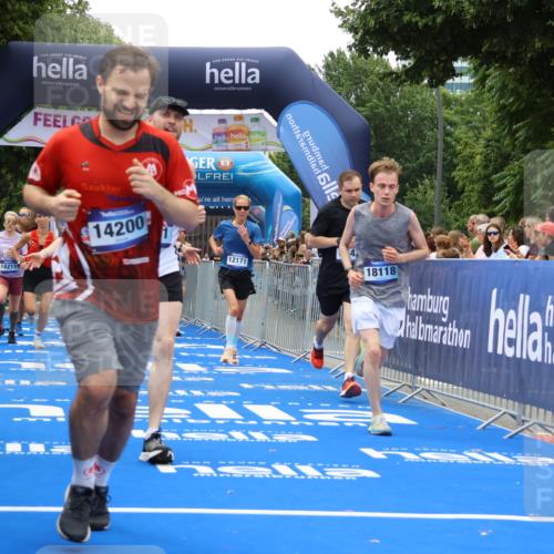 29.06.2025 - hella hamburg halbmarathon Strokosch-Dieckow http://msf.ph/oto/8384734 29.06.2025 10:46:19 Ziel 1569, 1600, 2048, 2222, 2590, 2842, 3056, 4237, 4949, 6388, 6421, 6691, 6978, 7335, 8142, 8981, 9497, 10796, 11185, 11773, 12171, 12651, 12891, 13698, 14045, 14200, 14228, 14262, 14482, 15157, 16127, 17190, 18118, 18211, 18637, 19209 meine-sportfotos.de