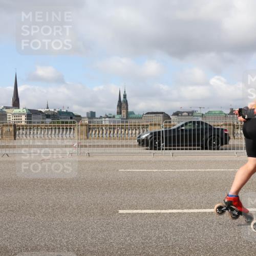 29.06.2025 - hella hamburg halbmarathon Lena Gebhardt http://msf.ph/oto/8384751 29.06.2025 08:52:41 Lombardsbrücke  meine-sportfotos.de