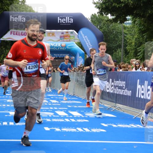 29.06.2025 - hella hamburg halbmarathon Strokosch-Dieckow http://msf.ph/oto/8384768 29.06.2025 10:46:19 Ziel 1569, 1600, 2048, 2222, 2590, 2842, 3056, 4237, 4949, 6388, 6421, 6691, 6978, 7335, 8142, 8981, 9497, 10796, 11185, 11773, 12171, 12651, 12891, 13698, 14045, 14200, 14228, 14262, 14482, 15157, 16127, 17190, 18118, 18211, 18637, 19209 meine-sportfotos.de