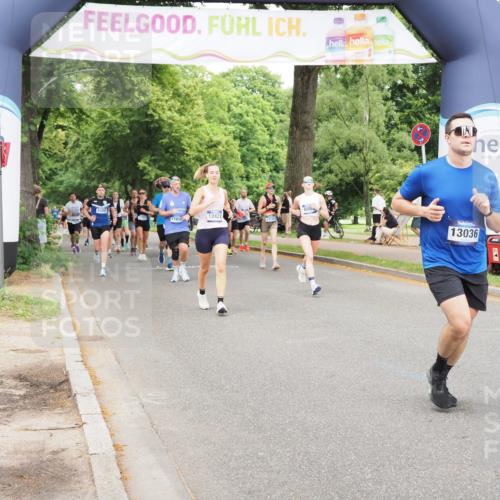 29.06.2025 - hella hamburg halbmarathon MichiJ http://msf.ph/oto/8384802 29.06.2025 10:47:12 Zwischen KM18-KM19 5272, 8749, 12422, 13583, 13589, 14902, 14965, 18551 meine-sportfotos.de