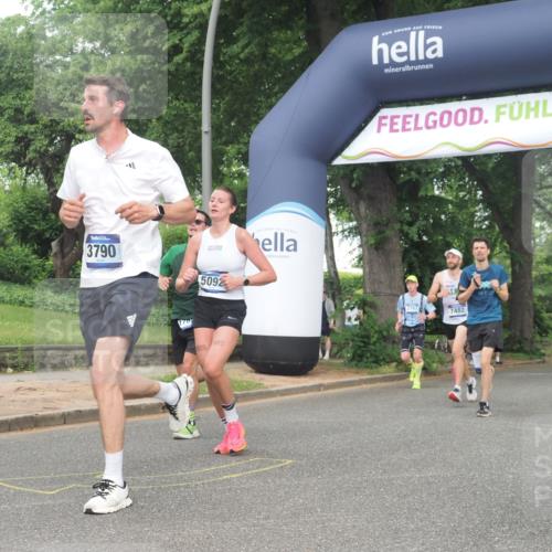29.06.2025 - hella hamburg halbmarathon KatJ http://msf.ph/oto/8384809 29.06.2025 10:25:45 Zwischen KM18-KM19 2196, 3790, 5092, 5307, 7482 meine-sportfotos.de