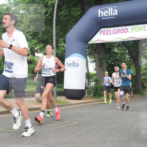 29.06.2025 - hella hamburg halbmarathon KatJ http://msf.ph/oto/8384841 29.06.2025 10:25:45 Zwischen KM18-KM19 2196, 3790, 5092, 5307, 7482 meine-sportfotos.de