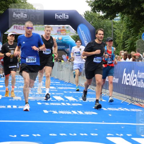 29.06.2025 - hella hamburg halbmarathon Strokosch-Dieckow http://msf.ph/oto/8384934 29.06.2025 10:46:13 Ziel 1569, 1600, 1759, 2048, 2590, 2707, 3056, 3087, 4949, 6388, 6691, 7450, 7961, 8142, 9497, 10796, 11094, 11125, 14200, 14262, 16136, 16466, 16475, 17190, 18118, 18702, 18797 meine-sportfotos.de