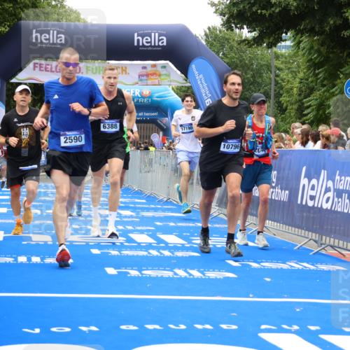 29.06.2025 - hella hamburg halbmarathon Strokosch-Dieckow http://msf.ph/oto/8384962 29.06.2025 10:46:13 Ziel 1569, 1600, 1759, 2048, 2590, 2707, 3056, 3087, 4949, 6388, 6691, 7450, 7961, 8142, 9497, 10796, 11094, 11125, 14200, 14262, 16136, 16466, 16475, 17190, 18118, 18702, 18797 meine-sportfotos.de