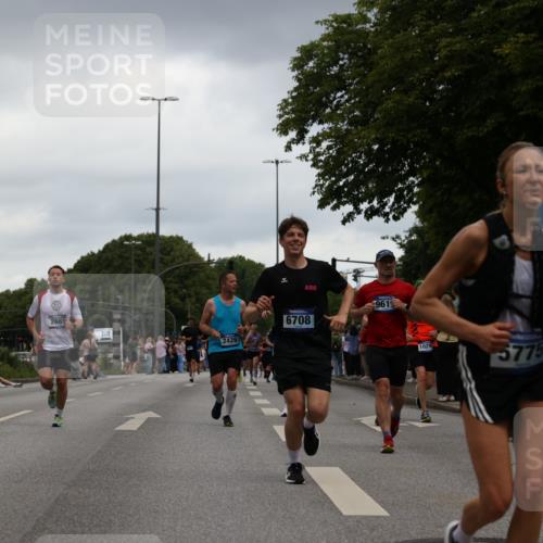 29.06.2025 - hella hamburg halbmarathon Yannick Fuchs http://msf.ph/oto/8385012 29.06.2025 10:55:11 20KM 1188, 1453, 1823, 2426, 2661, 3698, 5379, 5602, 5603, 5613, 5775, 6674, 6708, 6921, 7250, 7306, 7759, 7761, 8177, 8483, 9071, 9453, 9611, 9752, 9984, 10295, 10882, 11515, 12377, 12789, 12908, 13516, 13558, 15008, 16614, 16621, 17145, 17181, 17226, 17670, 17951, 18133, 18757, 19242 meine-sportfotos.de