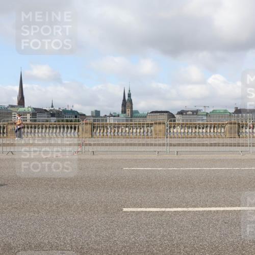 29.06.2025 - hella hamburg halbmarathon Lena Gebhardt http://msf.ph/oto/8385041 29.06.2025 08:52:53 Lombardsbrücke  meine-sportfotos.de