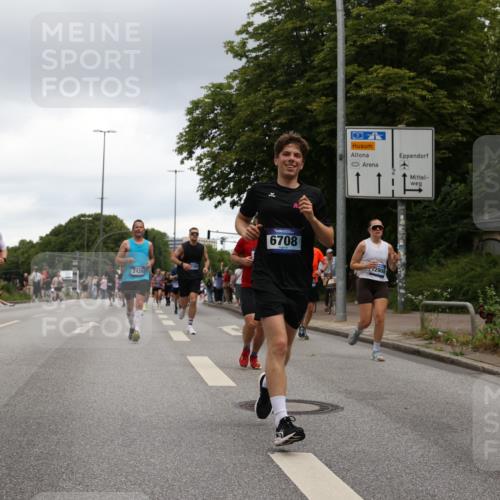 29.06.2025 - hella hamburg halbmarathon Yannick Fuchs http://msf.ph/oto/8385066 29.06.2025 10:55:12 20KM 1188, 1453, 1823, 2426, 2661, 3698, 5379, 5602, 5603, 5613, 5775, 6674, 6708, 6921, 7250, 7306, 7759, 8177, 8483, 9071, 9453, 9611, 9752, 9984, 10295, 10882, 11515, 12377, 12789, 12908, 13516, 13558, 15008, 16614, 16621, 17145, 17181, 17226, 17670, 17951, 18133, 19242 meine-sportfotos.de