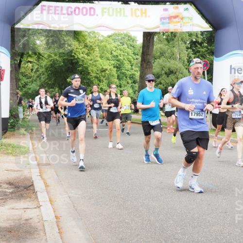 29.06.2025 - hella hamburg halbmarathon MichiJ http://msf.ph/oto/8385073 29.06.2025 10:47:16 Zwischen KM18-KM19 5775, 5885, 6309, 8003, 10576, 11753, 12422, 14902, 14965, 16915, 17145, 17952, 18029, 18133, 18266 meine-sportfotos.de