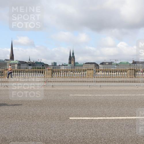 29.06.2025 - hella hamburg halbmarathon Lena Gebhardt http://msf.ph/oto/8385089 29.06.2025 08:52:53 Lombardsbrücke  meine-sportfotos.de