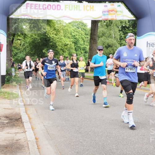 29.06.2025 - hella hamburg halbmarathon MichiJ http://msf.ph/oto/8385092 29.06.2025 10:47:16 Zwischen KM18-KM19 5775, 5885, 6309, 8003, 10576, 11753, 12422, 14902, 14965, 16915, 17145, 17952, 18029, 18133, 18266 meine-sportfotos.de