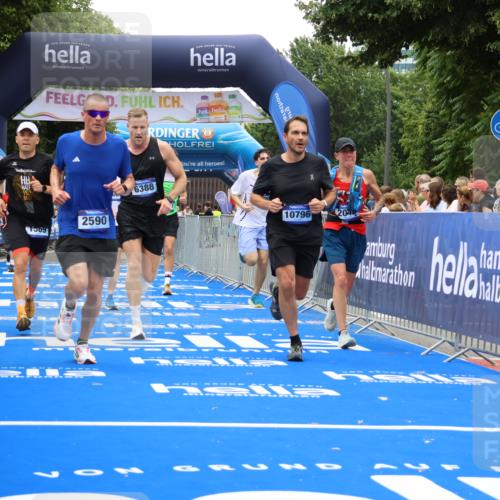 29.06.2025 - hella hamburg halbmarathon Strokosch-Dieckow http://msf.ph/oto/8385113 29.06.2025 10:46:13 Ziel 1569, 1600, 1759, 2048, 2590, 2707, 3056, 3087, 4949, 6388, 6691, 7450, 7961, 8142, 9497, 10796, 11094, 11125, 14200, 14262, 16136, 16466, 16475, 17190, 18118, 18702, 18797 meine-sportfotos.de