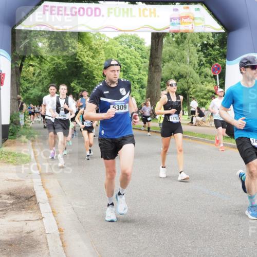 29.06.2025 - hella hamburg halbmarathon MichiJ http://msf.ph/oto/8385167 29.06.2025 10:47:17 Zwischen KM18-KM19 5775, 5885, 6309, 7761, 8003, 10576, 11753, 12422, 16915, 17145, 17952, 18029, 18133, 18266 meine-sportfotos.de