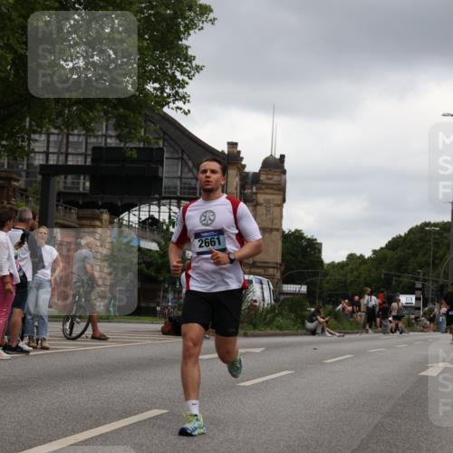 29.06.2025 - hella hamburg halbmarathon Yannick Fuchs http://msf.ph/oto/8385178 29.06.2025 10:55:13 20KM 1188, 1453, 1823, 2426, 2661, 3698, 5379, 5602, 5603, 5613, 5775, 6674, 6708, 6921, 7250, 7306, 7759, 8177, 8483, 9071, 9453, 9611, 9752, 9984, 10295, 10882, 11515, 12377, 12789, 12908, 13516, 13558, 15008, 16614, 16621, 17145, 17181, 17226, 17670, 17951, 18133, 19242 meine-sportfotos.de