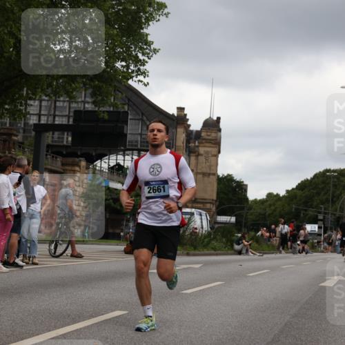 29.06.2025 - hella hamburg halbmarathon Yannick Fuchs http://msf.ph/oto/8385182 29.06.2025 10:55:13 20KM 1188, 1453, 1823, 2426, 2661, 3698, 5379, 5602, 5603, 5613, 5775, 6674, 6708, 6921, 7250, 7306, 7759, 8177, 8483, 9071, 9453, 9611, 9752, 9984, 10295, 10882, 11515, 12377, 12789, 12908, 13516, 13558, 15008, 16614, 16621, 17145, 17181, 17226, 17670, 17951, 18133, 19242 meine-sportfotos.de