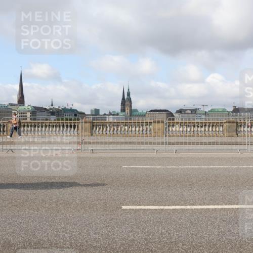 29.06.2025 - hella hamburg halbmarathon Lena Gebhardt http://msf.ph/oto/8385238 29.06.2025 08:52:53 Lombardsbrücke  meine-sportfotos.de