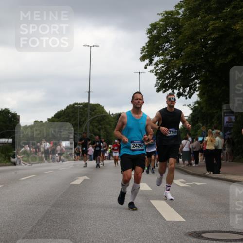 29.06.2025 - hella hamburg halbmarathon Yannick Fuchs http://msf.ph/oto/8385303 29.06.2025 10:55:14 20KM 1188, 1453, 1823, 2426, 2661, 5379, 5602, 5603, 5613, 5775, 6674, 6708, 6921, 7033, 7250, 7757, 7759, 8177, 8483, 9071, 9453, 9611, 9752, 9984, 10295, 10882, 11515, 12377, 12789, 12908, 13516, 13558, 15008, 16614, 16621, 17145, 17181, 17226, 17670, 17951, 18133 meine-sportfotos.de