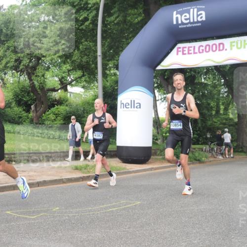 29.06.2025 - hella hamburg halbmarathon KatJ http://msf.ph/oto/8385417 29.06.2025 10:25:50 Zwischen KM18-KM19 2767, 3790, 5003, 5092, 5307, 7482 meine-sportfotos.de