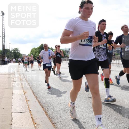 29.06.2025 - hella hamburg halbmarathon Lena Gebhardt http://msf.ph/oto/8385426 29.06.2025 10:15:48 Lombardsbrücke 13179, 145, 7350, 1598, 15710, 32, 13951, 15570, 1156, 1308, 1440, 1651, 2071, 2076, 2110, 2165, 2436, 2720, 2989, 3167, 3417, 4007, 4466, 4492, 4494, 4828, 5069, 5423, 5739, 6376, 6576, 7809, 7810, 7897, 7941, 7942, 8169, 8554, 8746, 8885, 9192, 9307, 9423, 9657, 9675, 9784, 9997, 10108, 10608, 10775, 10858, 11113, 11303, 11478, 11774, 11783, 11818, 12427, 12457, 12469, 12521, 13179, 13197, 13453, 13500, 13818, 13951, 14413, 14423, 14550, 14552, 15150, 15307, 15740 meine-sportfotos.de