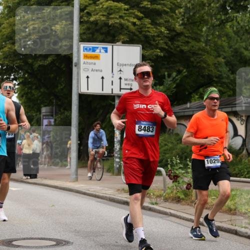 29.06.2025 - hella hamburg halbmarathon Yannick Fuchs http://msf.ph/oto/8385454 29.06.2025 10:55:14 20KM 1188, 1453, 1823, 2426, 2661, 5379, 5602, 5603, 5613, 5775, 6674, 6708, 6921, 7033, 7250, 7757, 7759, 8177, 8483, 9071, 9453, 9611, 9752, 9984, 10295, 10882, 11515, 12377, 12789, 12908, 13516, 13558, 15008, 16614, 16621, 17145, 17181, 17226, 17670, 17951, 18133 meine-sportfotos.de
