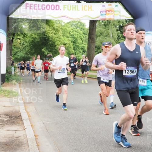 29.06.2025 - hella hamburg halbmarathon MichiJ http://msf.ph/oto/8385500 29.06.2025 10:47:22 Zwischen KM18-KM19 2978, 5775, 5839, 5885, 6201, 6309, 7761, 8003, 8290, 10576, 11114, 11753, 12491, 12862, 14224, 15785, 16915, 17145, 17630, 17952, 18029, 18266, 18757, 19159, 19166 meine-sportfotos.de