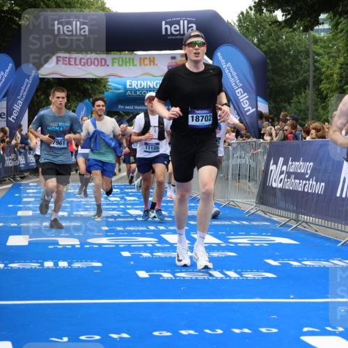 29.06.2025 - hella hamburg halbmarathon Strokosch-Dieckow http://msf.ph/oto/8385548 29.06.2025 10:46:07 Ziel 1569, 1759, 2048, 2590, 2707, 3087, 4949, 5648, 6388, 6460, 7450, 7961, 8269, 9585, 10796, 11094, 11125, 11936, 12269, 13630, 14804, 16136, 16466, 16475, 17190, 18081, 18702, 18797 meine-sportfotos.de