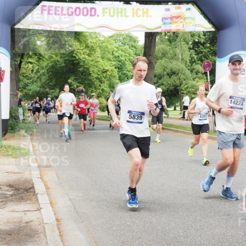 29.06.2025 - hella hamburg halbmarathon MichiJ http://msf.ph/oto/8385565 29.06.2025 10:47:23 Zwischen KM18-KM19 2978, 5775, 5839, 5885, 6201, 6309, 7761, 8290, 8662, 10576, 11114, 11753, 12491, 12862, 14224, 15785, 16915, 17630, 17952, 18029, 18266, 18757, 19159, 19166 meine-sportfotos.de