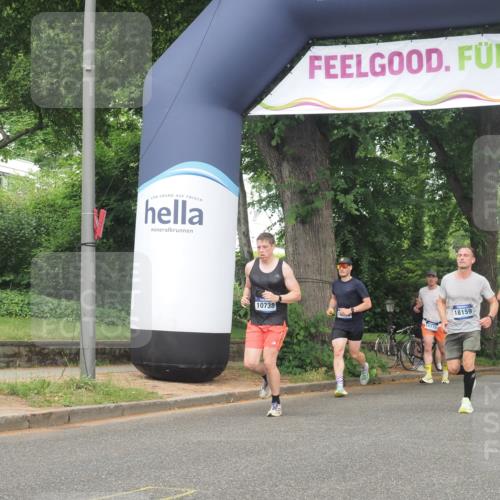 29.06.2025 - hella hamburg halbmarathon KatJ http://msf.ph/oto/8385581 29.06.2025 10:25:56 Zwischen KM18-KM19  meine-sportfotos.de