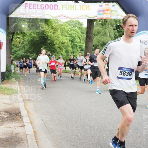 29.06.2025 - hella hamburg halbmarathon MichiJ http://msf.ph/oto/8385640 29.06.2025 10:47:23 Zwischen KM18-KM19 2978, 5775, 5839, 5885, 6201, 6309, 7761, 8290, 8662, 10576, 11114, 11753, 12491, 12862, 14224, 15785, 16915, 17630, 17952, 18029, 18266, 18757, 19159, 19166 meine-sportfotos.de