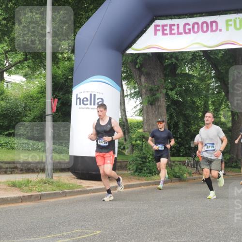 29.06.2025 - hella hamburg halbmarathon KatJ http://msf.ph/oto/8385658 29.06.2025 10:25:57 Zwischen KM18-KM19 6095 meine-sportfotos.de