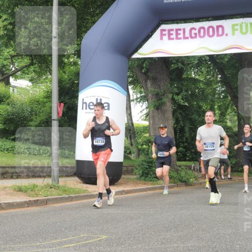 29.06.2025 - hella hamburg halbmarathon KatJ http://msf.ph/oto/8385689 29.06.2025 10:25:57 Zwischen KM18-KM19 6095 meine-sportfotos.de
